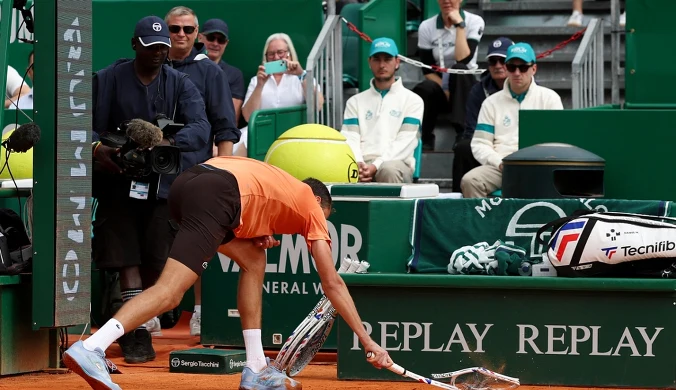Rosjanin pogrążony u progu starcia Hurkacza. 0:6, 0:6 w 49 minut
