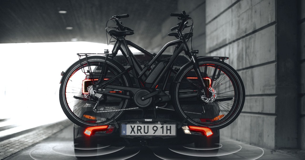 Nowy bagażnik Thule ma czujniki parkowania. Koniec stresu przy cofaniu