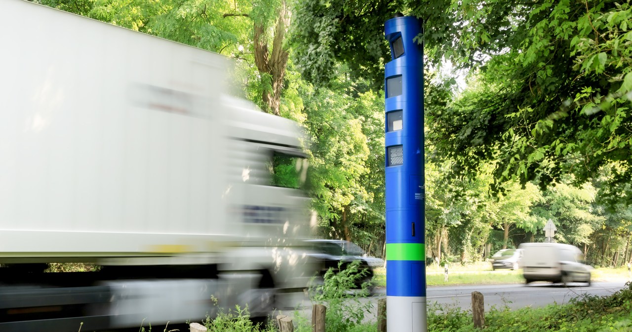 Tajemnicze niebieskie radary. Nie mierzą prędkości, ale mandat i tak grozi