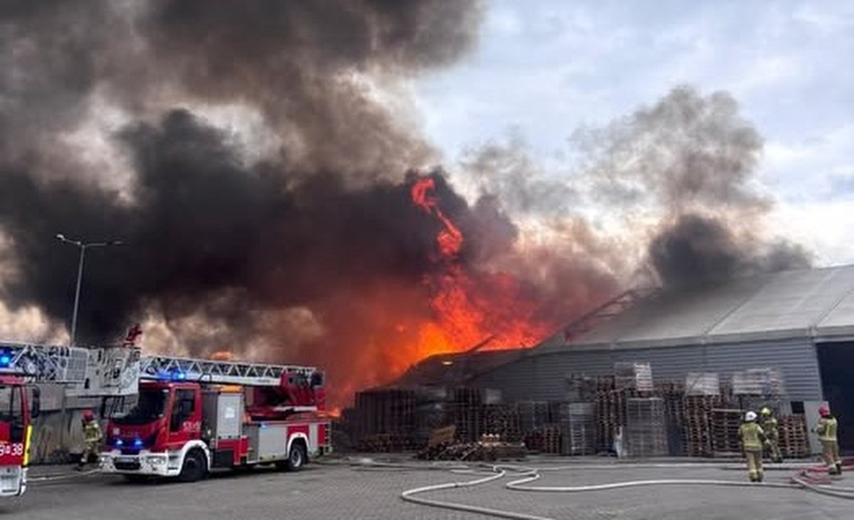 ​Hurtownia spożywcza na Mazowszu stanęła w ogniu