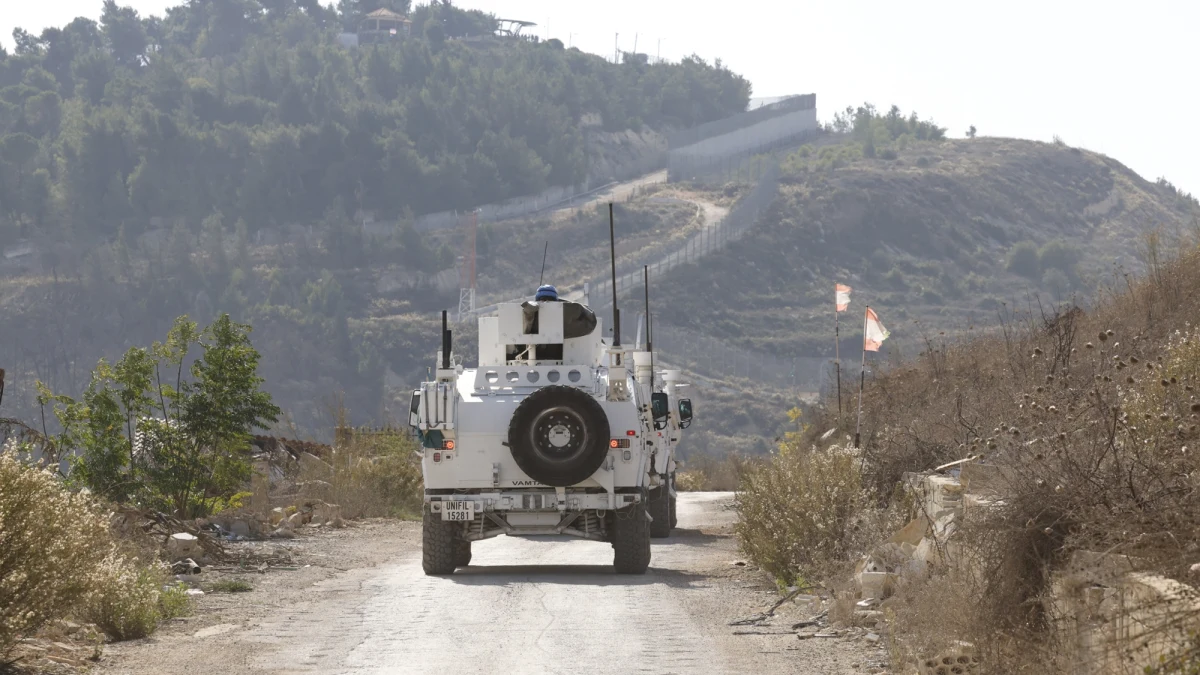 ​Włoski pojazd misji pokojowej UNIFIL został trafiony przez siły izraelskie w południowym Libanie - poinformował w środę szef MSZ Włoch, wicepremier Antonio Tajani. Pojazd trafiły strzały ostrzegawcze. Tajani dodał, że nikt nie odniósł obrażeń, a strona włoska będzie domagać się wyjaśnień.