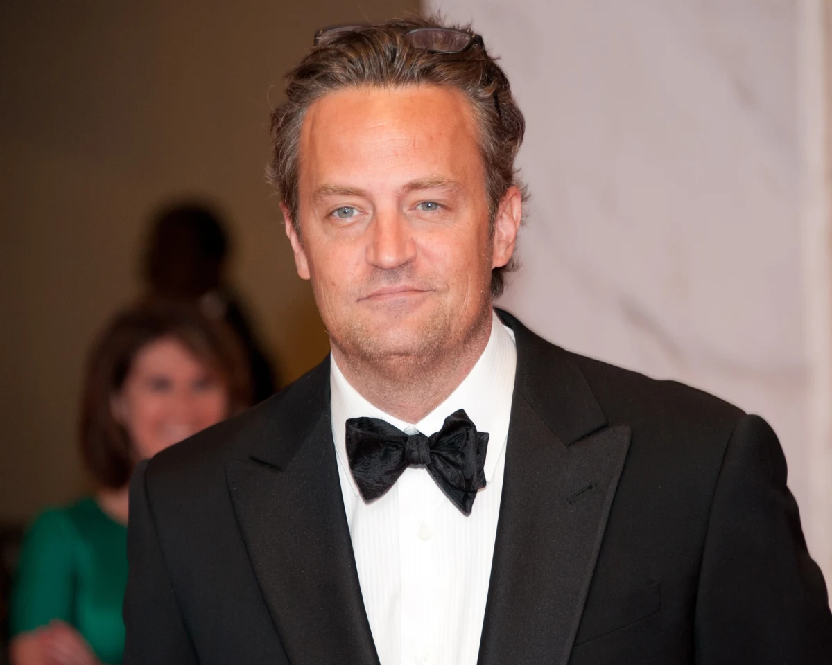 Jasveen Sangha, znana jako "Królowa Ketaminy", została w środę skazana na 15 lat więzienia w związku z tragiczną śmiercią aktora Matthew Perry'ego. Kobieta była oskarżona o dostarczenie narkotyków, które doprowadziły do zgonu gwiazdy serialu "Przyjaciele".