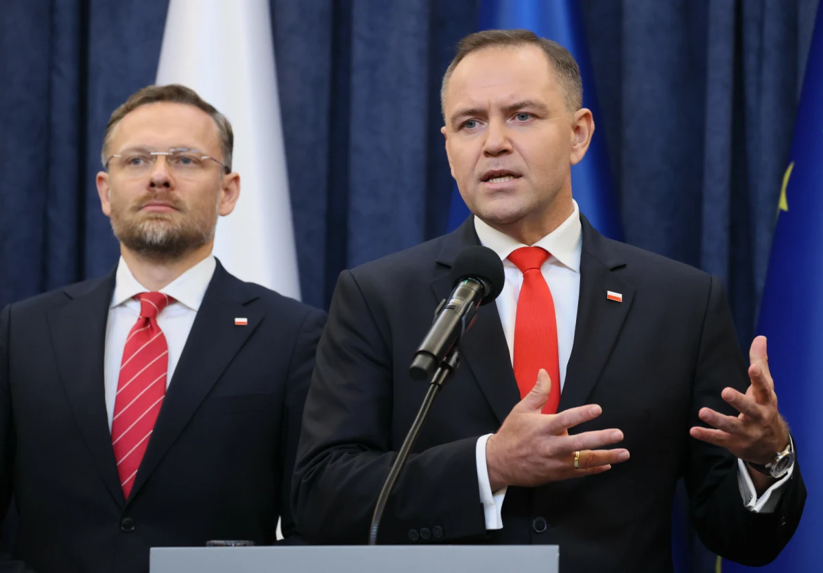 ​Czwartkowe odebranie ślubowania od czterech sędziów Trybunału Konstytucyjnego na pewno nie odbędzie się wobec prezydenta, czyli w jego obecności - przekazał szef KPRP Zbigniew Bogucki. Ocenił, że sędziowie, którzy nie złożą ślubowania wobec prezydenta łamią konstytucję. Z kolei rzecznik prezydenta Rafał Leśkiewicz ocenił, że zaplanowana na czwartek uroczystość "nie będzie aktem ślubowania złożonym wobec pana prezydenta". Sędziowie zaprosili prezydenta Karola Nawrockiego na czwartek godz. 12:30 do Sejmu, gdzie mają złożyć ślubowanie.