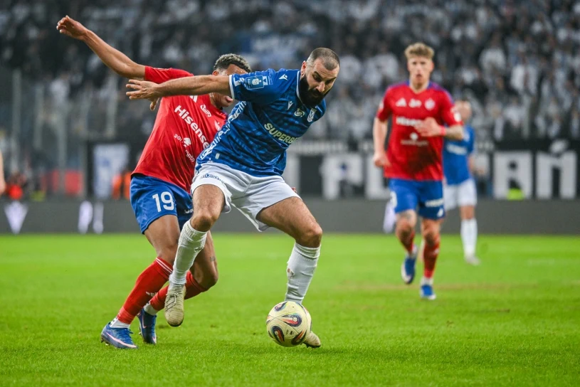 Wielkie pieniądze dla Lecha i Rakowa. Kolejne miliony przeszły koło nosa