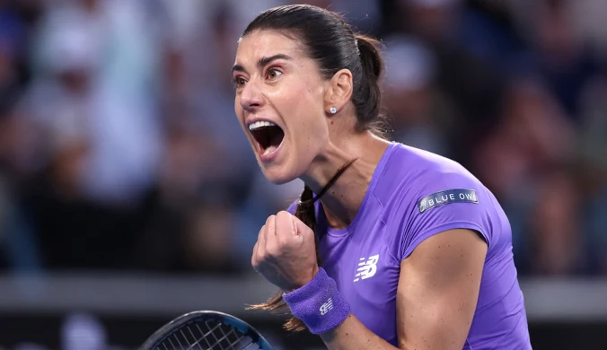 1:6, 1:6 ze Świątek, powtórki później nie było. Teraz koniec po 21 minutach