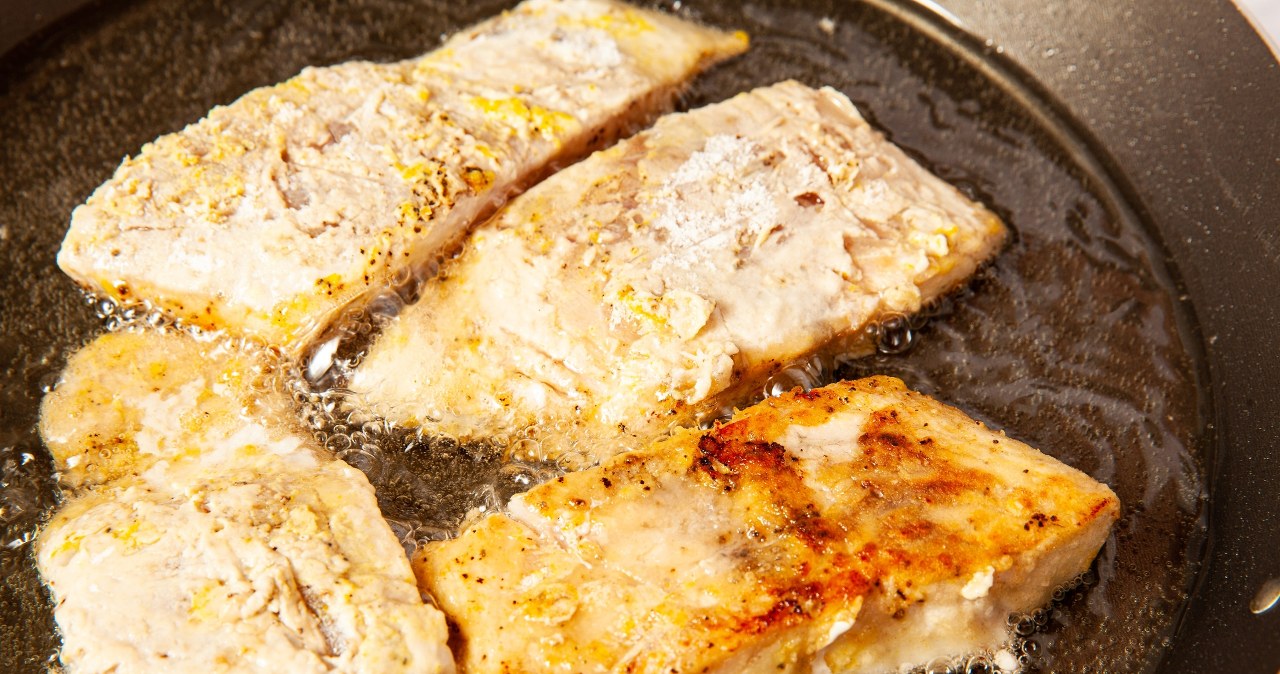 Na jakim tłuszczu smażysz rybę? Ten produkt jest numerem jeden