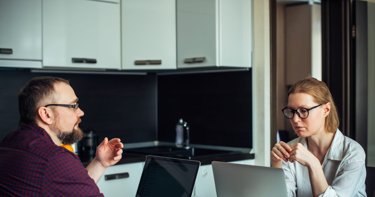 Rozmowa z nimi to "rzucanie piłką o ścianę". Tak rozpoznasz egocentryka