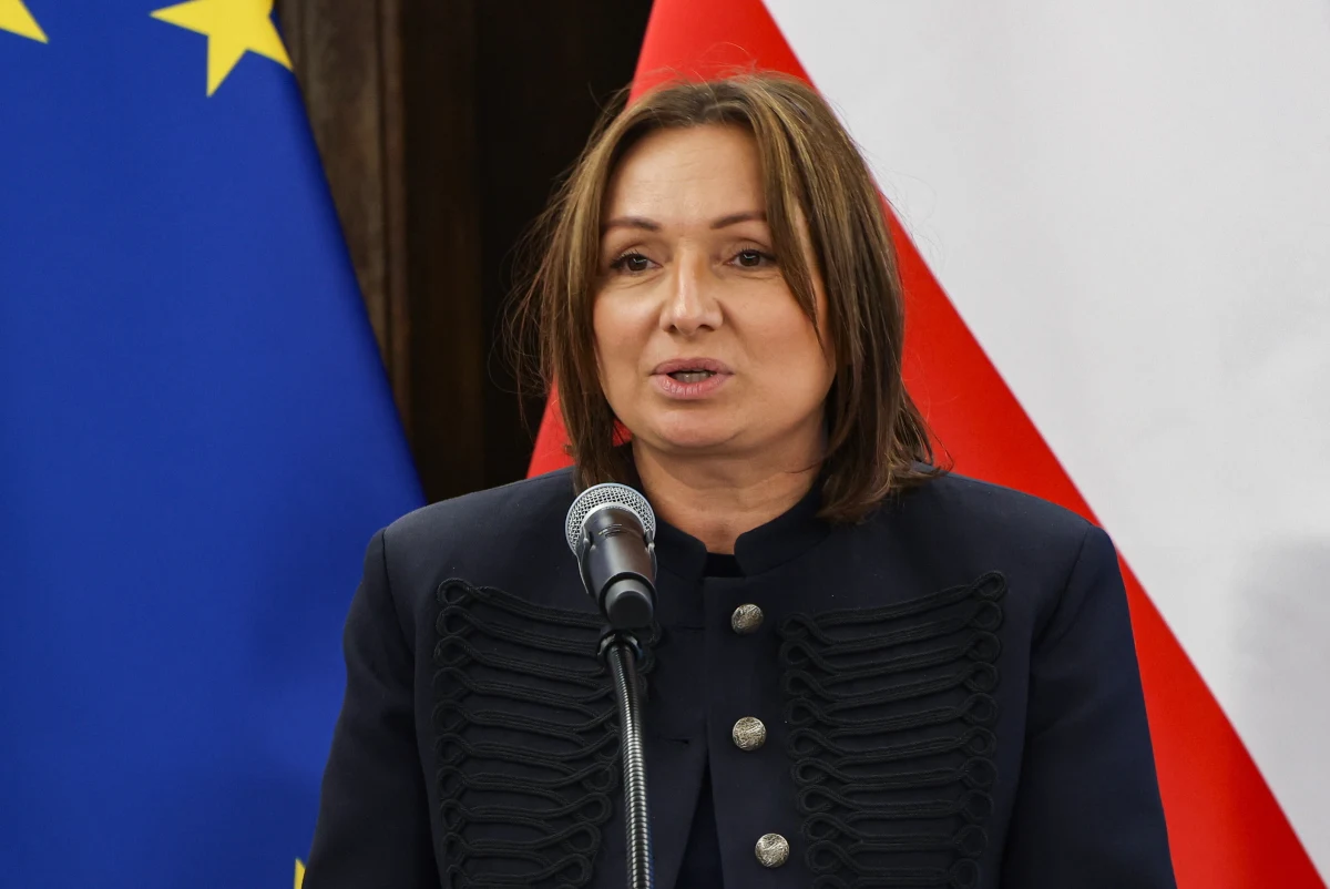 ​Prawo i Sprawiedliwość złoży wniosek o odwołanie wicemarszałek Sejmu Moniki Wielichowskiej - zapowiedziała wiceprezes PiS Anna Krupka. Podkreśliła, że w opinii jej ugrupowania Wielichowska "jedynie lakonicznie" odniosła się do medialnych doniesień, związanych z aferą pedofilską w Kłodzku. "Powinna jasno się odcinać od osób popełniających tak paskudne przestępstwa" - stwierdziła Krupka.