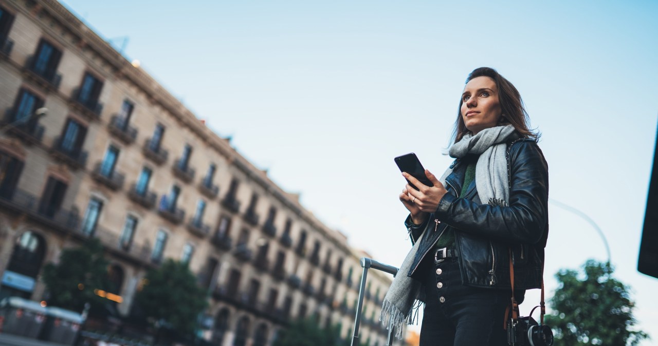 Planujesz podróż solo? 5 krajów, w których kobiety czują się bezpiecznie