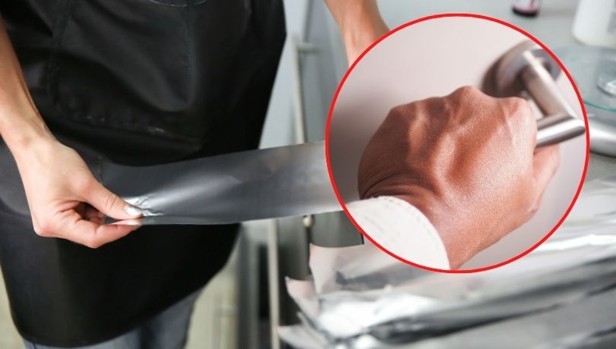 Najnowszy trend na polskich osiedlach. Po co owijać klamki folią aluminiową?