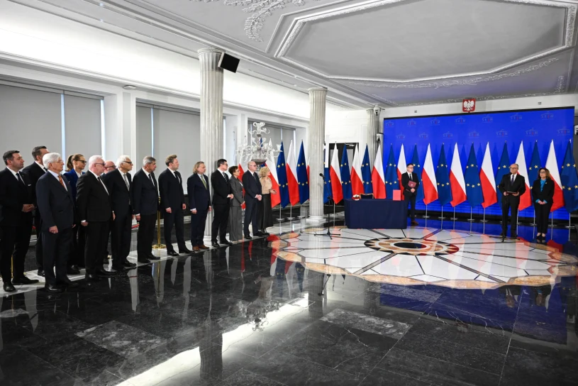 Fala komentarzy po ślubowaniu sędziów TK. "Mam dosyć jednych i drugich"