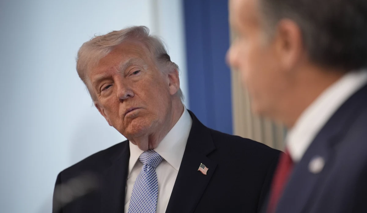 Donald Trump dzień po spotkaniu z sekretarzem generalnym NATO Markiem Rutte opublikował enigmatyczny wpis, poświęcony Sojuszowi. "Rozczarowujące NATO nie rozumiało niczego, dopóki nie wywarto na nich presji" - oświadczył w czwartek prezydent USA na platformie Truth Social. Nie wyjaśnił jednak, co dokładnie ma na myśli.