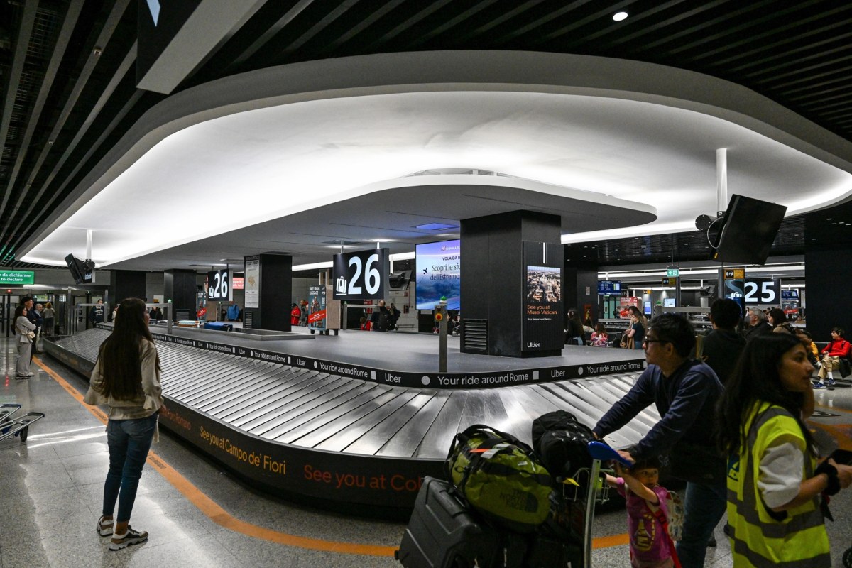 Strajk kontrolerów lotów we Włoszech. Utrudnienia na lotniskach w całym kraju