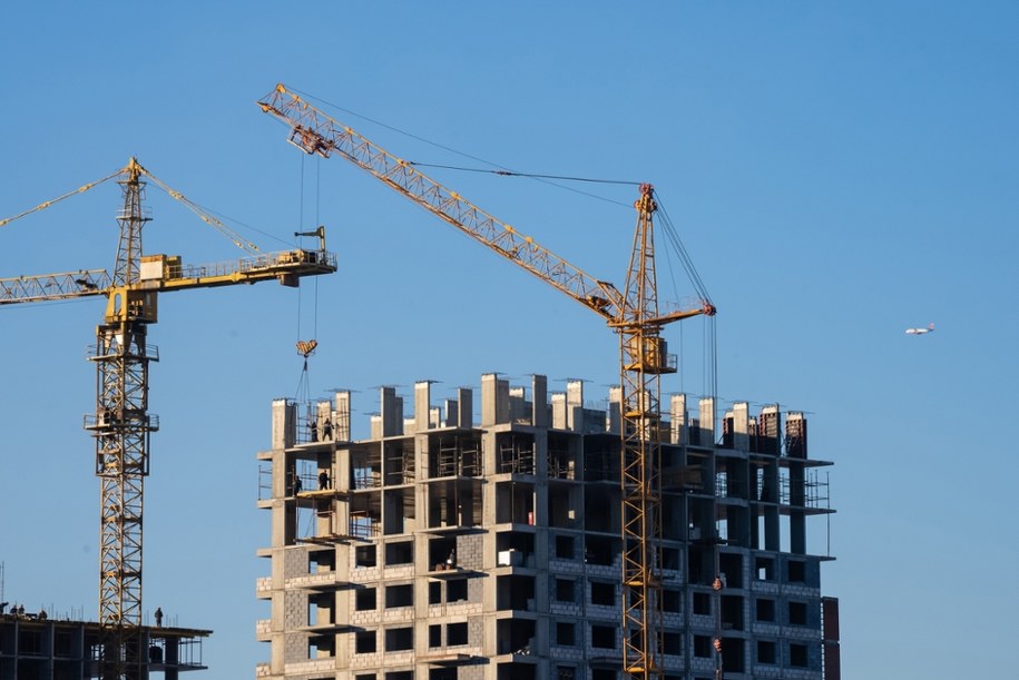 Wielopiętrowy parking częściowo się zawalił. Dwie osoby poszukiwane