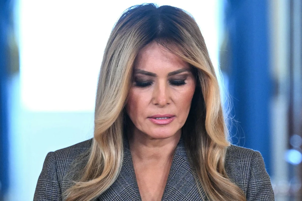 Pierwsza Dama USA Melania Trump zdecydowanie zaprzeczyła doniesieniom o jej rzekomych relacjach z przestępcą seksualnym Jeffreyem Epsteinem. W niespodziewanym oświadczeniu wezwała także Kongres do publicznych wysłuchań z udziałem ofiar Epsteina. 