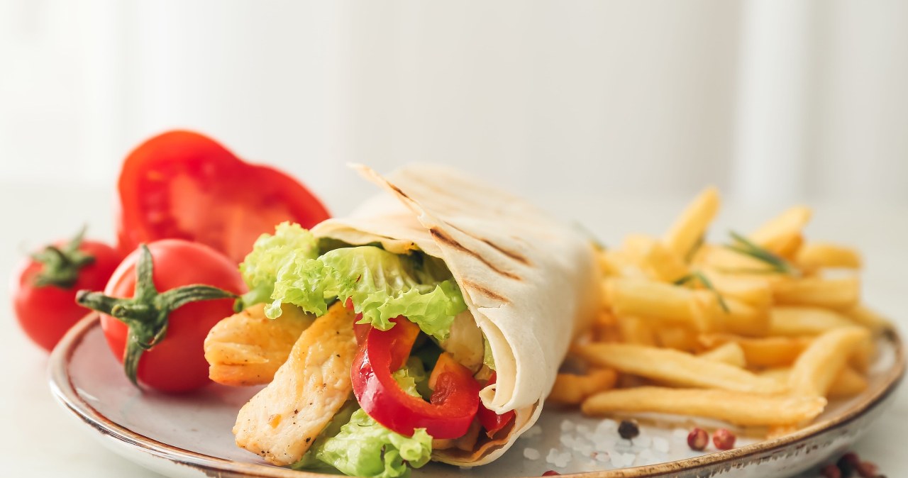 Przepis właśnie podbija internet. Kebab w tej wersji jest o niebo lepszy