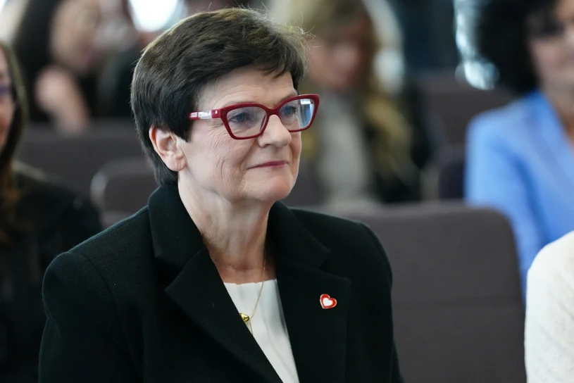 Karetka dla matki posłanki KO. Sprawę bada prokuratura