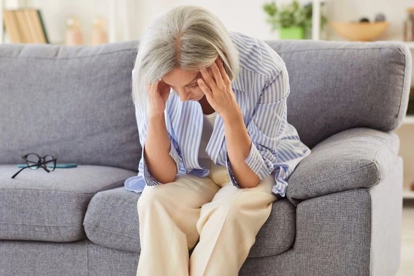 Problemy z węchem i wstawaniem to objawy. Parkinson to nie tylko drżenia