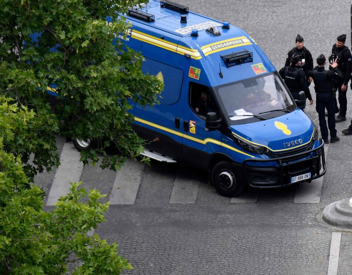 Uczeń zaatakował koleżankę nożem. Brutalny atak w szkole na zachodzie Francji