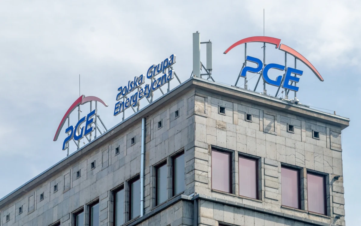 ​Uwaga na informacje z Polskiej Grupy Energetycznej o nadpłacie w rachunkach za energię. Jeśli dostałeś maila o takiej treści, najpewniej jest to oszustwo. Eksperci ostrzegają przez kolejną metodą cyberprzestępców. "W starciu z takim oszustwem najważniejszy jest spokój i weryfikacja faktów" - doradza Marcin Mazur, ekspert ds. bezpieczeństwa w sieci. 