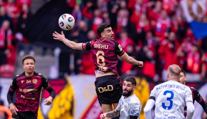 17 tysięcy kibiców czekało na przełom. Czerwona kartka, nokaut w końcówce