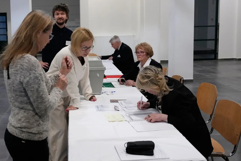 Wybory na Węgrzech. Otworzono lokale wyborcze