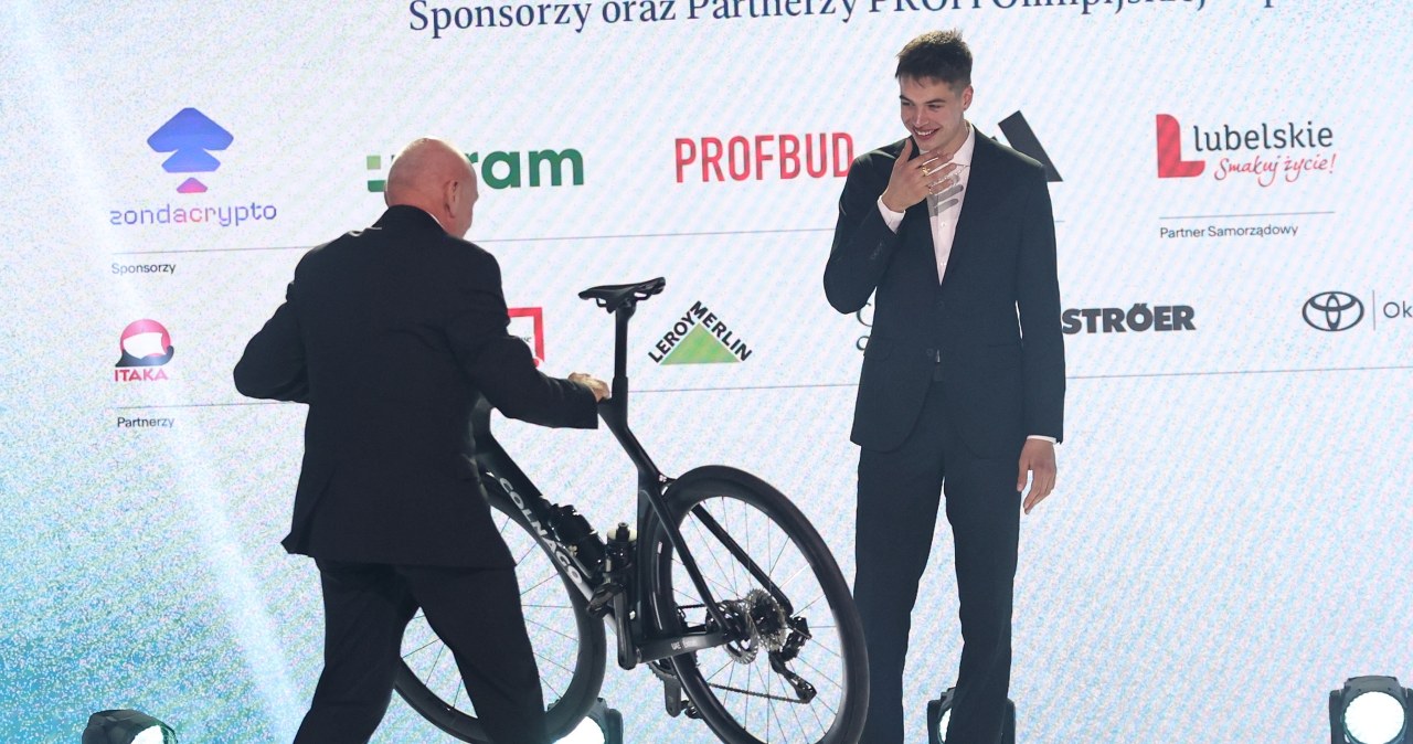 Semirunnij wystąpił publicznie i stało się to. Lang ruszył w jego kierunku