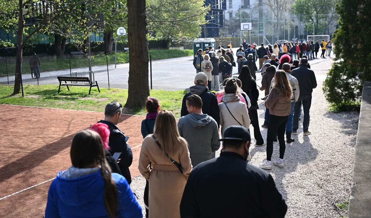 Olbrzymia mobilizacja w wyborach parlamentarnych na Węgrzech. Ostatnie dane pokazują, że do godziny 9 frekwencja wyniosła niemal 17 proc. - informują wysłannicy RMF FM do Budapesztu Maciej Sołtys i Jakub Rybski.