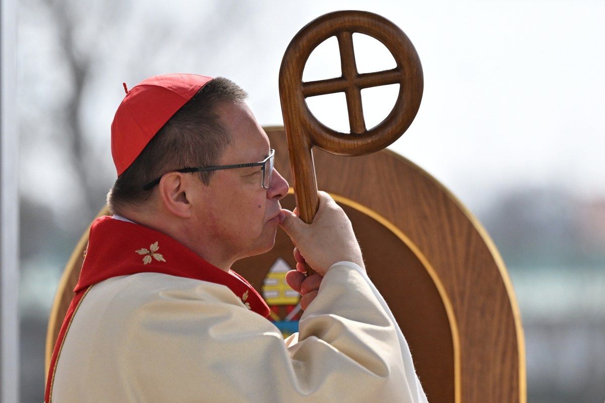 Tłumy w Łagiewnikach. Kard. Ryś: Nie wystarczy dać człowiekowi chleb