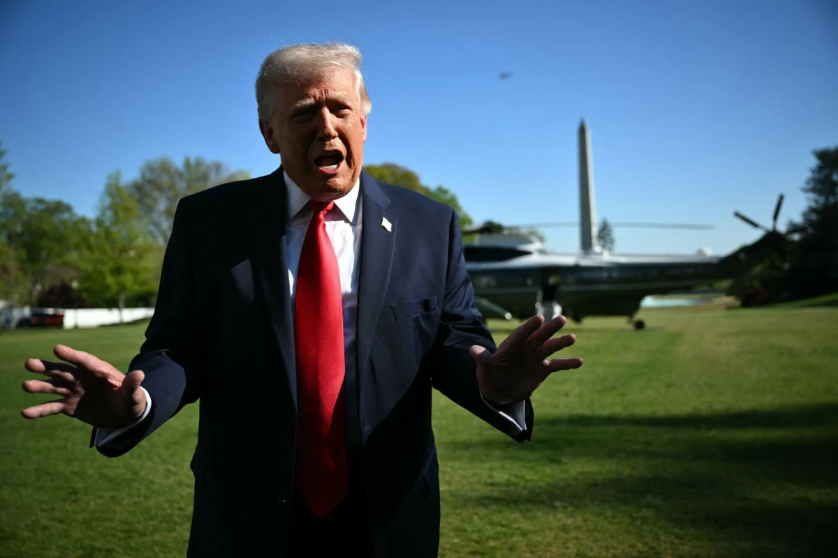 Prezydent Donald Trump w niedzielę ogłosił, że Marynarka Wojenna USA natychmiast rozpocznie blokadę cieśniny Ormuz, w związku z fiaskiem negocjacji z Iranem. Przywódca Stanów Zjednoczonych wysłał również ostrzeżenie w kierunku Chin, które - według informacji medialnych - przygotowują dla Teheranu dostawę broni.