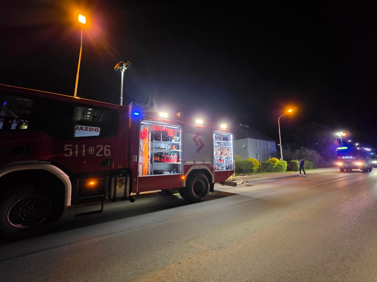 Oleśnica: Pożar przyczepy, w środku zwłoki mężczyzny