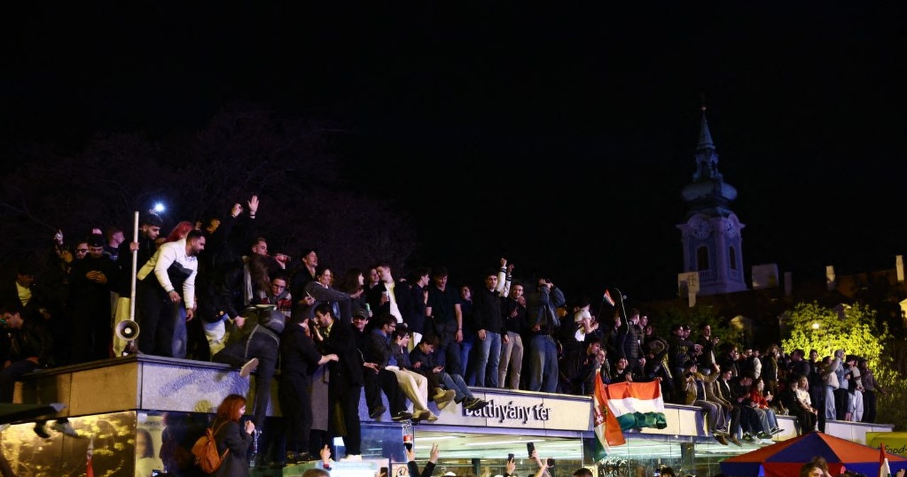 Węgry. Wyborcy Tiszy celebrują zwycięstwo. Techno party w Budapeszcie Węgry. Wyborcy Tiszy celebrują zwycięstwo. Techno party w Budapeszcie