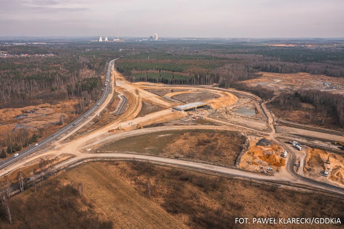Blisko 50 procent zaawansowania osiągnęły prace przy budowie 10-kilometrowego odcinka trasy S1 między Mysłowicami a Bieruniem. To ostatni brakujący fragment tej ekspresówki w województwie śląskim. Kiedy pojedziemy nową trasą?