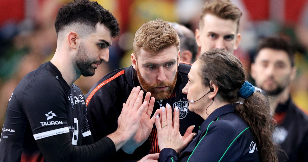 W końcówce hitu zawrzało, protesty siatkarzy. Trener nie ma wątpliwości