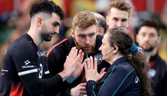 W końcówce hitu zawrzało, protesty siatkarzy. Trener nie ma wątpliwości