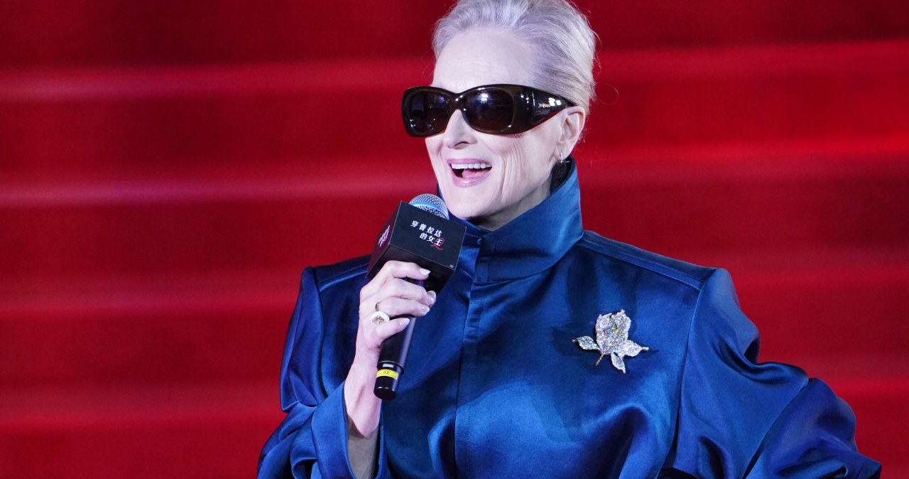 Mocny kolor, mocna sylwetka. Meryl Streep w kobalcie na premierze