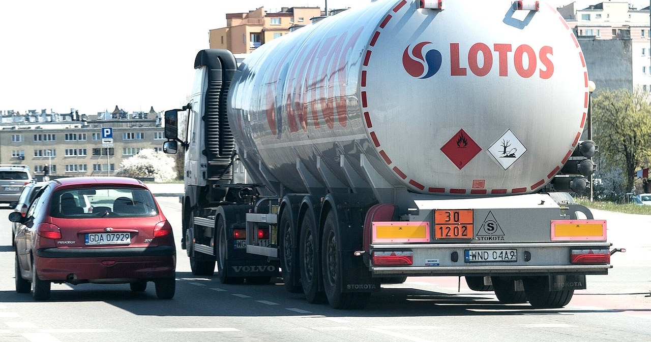 Szef Geely wątpi w elektryki. Chiny stawiają na metanol