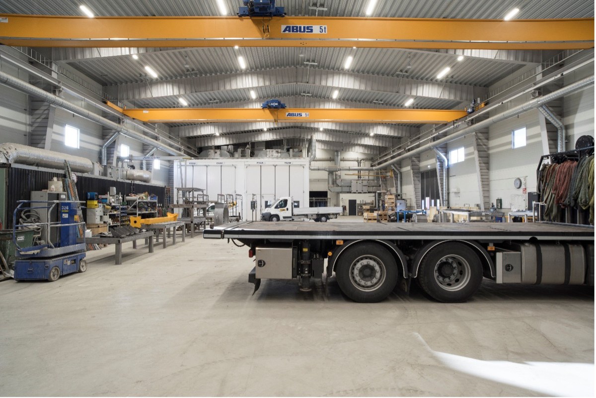 Jaki wybrać rodzaj konstrukcji do hali przemysłowej, żeby było solidnie, bezpiecznie i ekonomicznie?