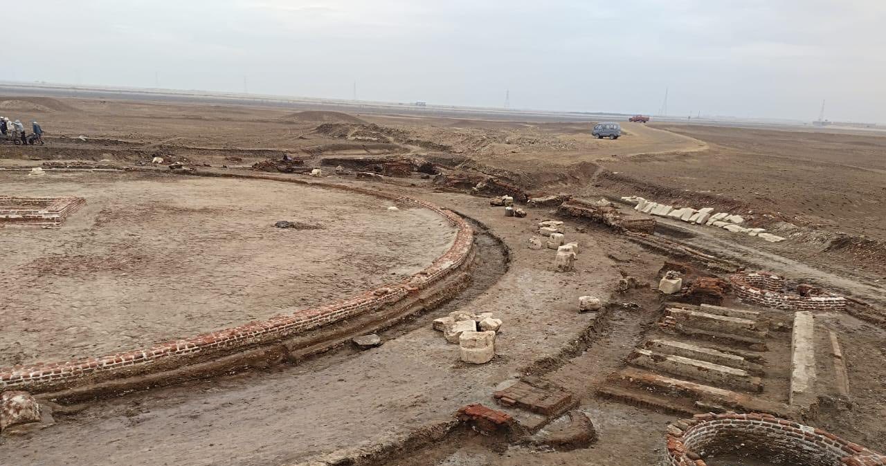 Wielka budowla wyrosła spod ziemi. Tu oddawano hołd nieznanemu bogu