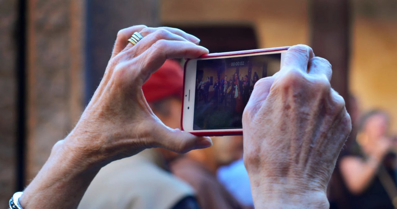 91-latka nie otworzyła drzwi policji. Była zajęta biciem rekordu w grze!