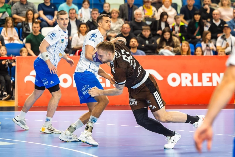 Ostrovia górą w derbach i trzecim miejscem po sezonie zasadniczym