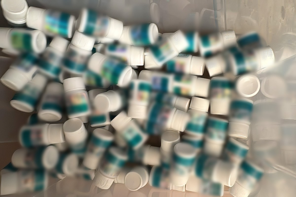 Nielegalne leki z Chin trafiały do Polaków. CBŚP rozbiło groźną grupę przestępczą