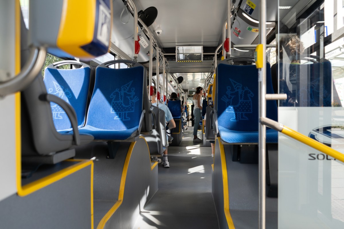 Awaria w zajezdni MPK w Krakowie. Olej napędowy z autobusu trafił do rzeki