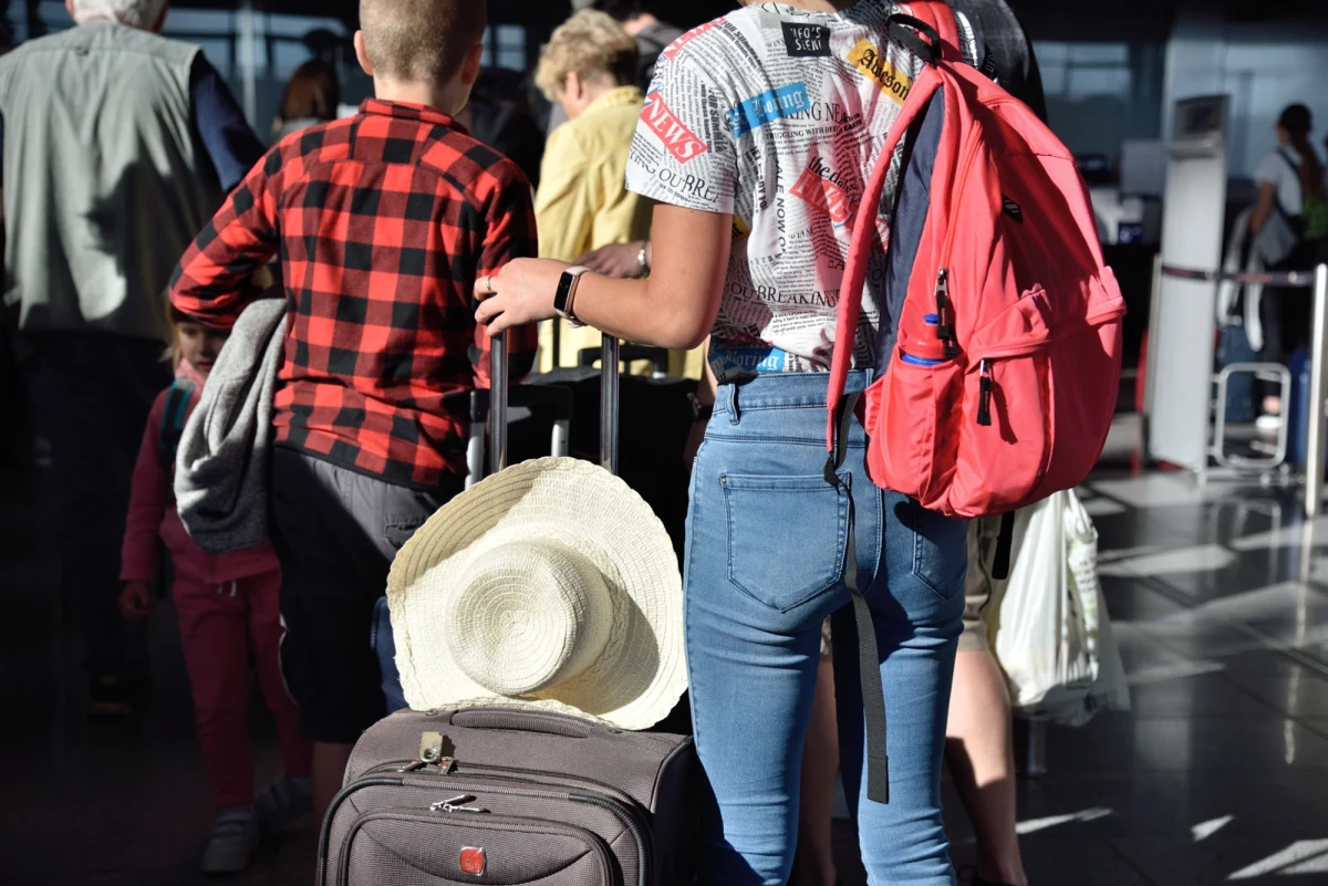 8,2 mln zł rekompensat trafi do pasażerów linii Enter Air. Urząd Ochrony Konkurencji i Konsumentów ogłosił decyzję, która zobowiązuje przewoźnika do wypłat osobom poszkodowanym przez opóźnienia, zgubiony bagaż czy nieuznane reklamacje. Konsumenci mają otrzymać pieniądze oraz vouchery.