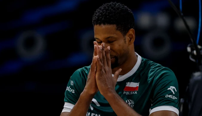 Ludzie w samolocie byli w szoku. Nie mogli uwierzyć jak się ubrał