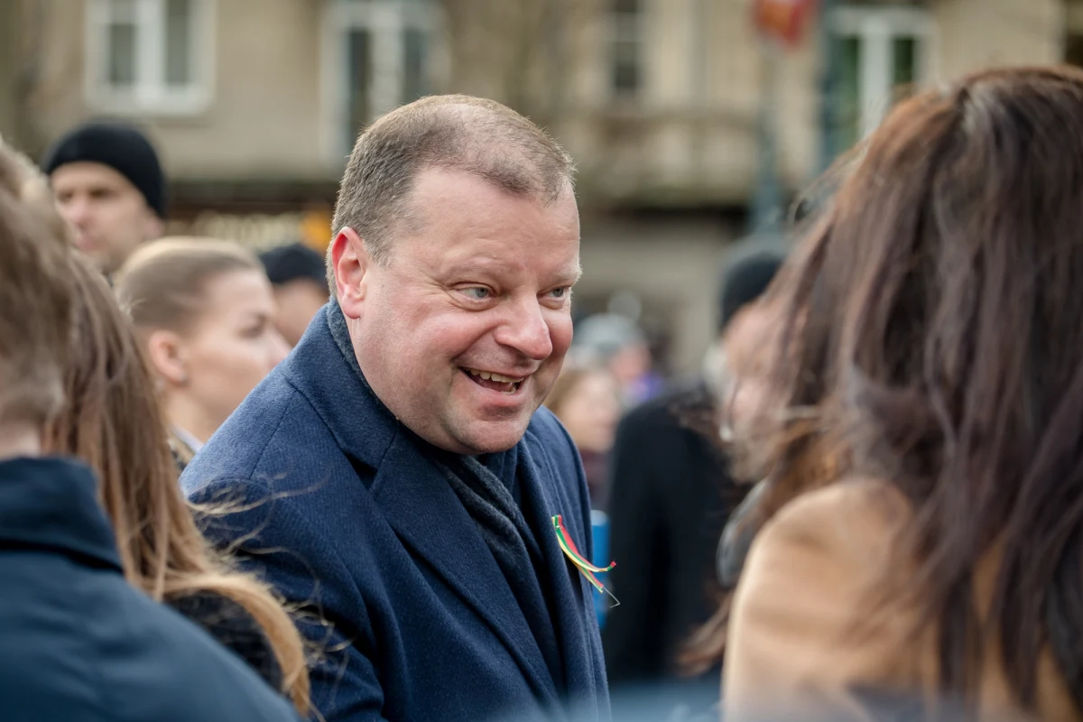 Litewska prokuratura generalna wystąpiła do Sejmu o uchylenie immunitetu poselskiego Sauliusa Skvernelisa, byłego premiera i przewodniczącego parlamentu. Polityk jest podejrzany o przyjęcie łapówki w wysokości co najmniej 51 tysięcy euro. Skvernelis stanowczo zaprzecza zarzutom i zgodził się na uproszczoną procedurę rozpatrzenia sprawy.