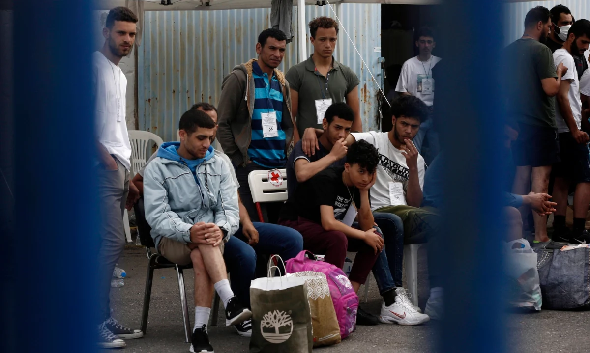 Brytyjska stacja BBC ujawniła, że grecka policja wykorzystywała zamaskowanych migrantów do wypychania innych osób przez granicę do Turcji. Dziennikarskie śledztwo, prowadzone we współpracy z Consolidated Rescue Group, ujawnia brutalne praktyki i łamanie praw człowieka na zewnętrznej granicy Unii Europejskiej.