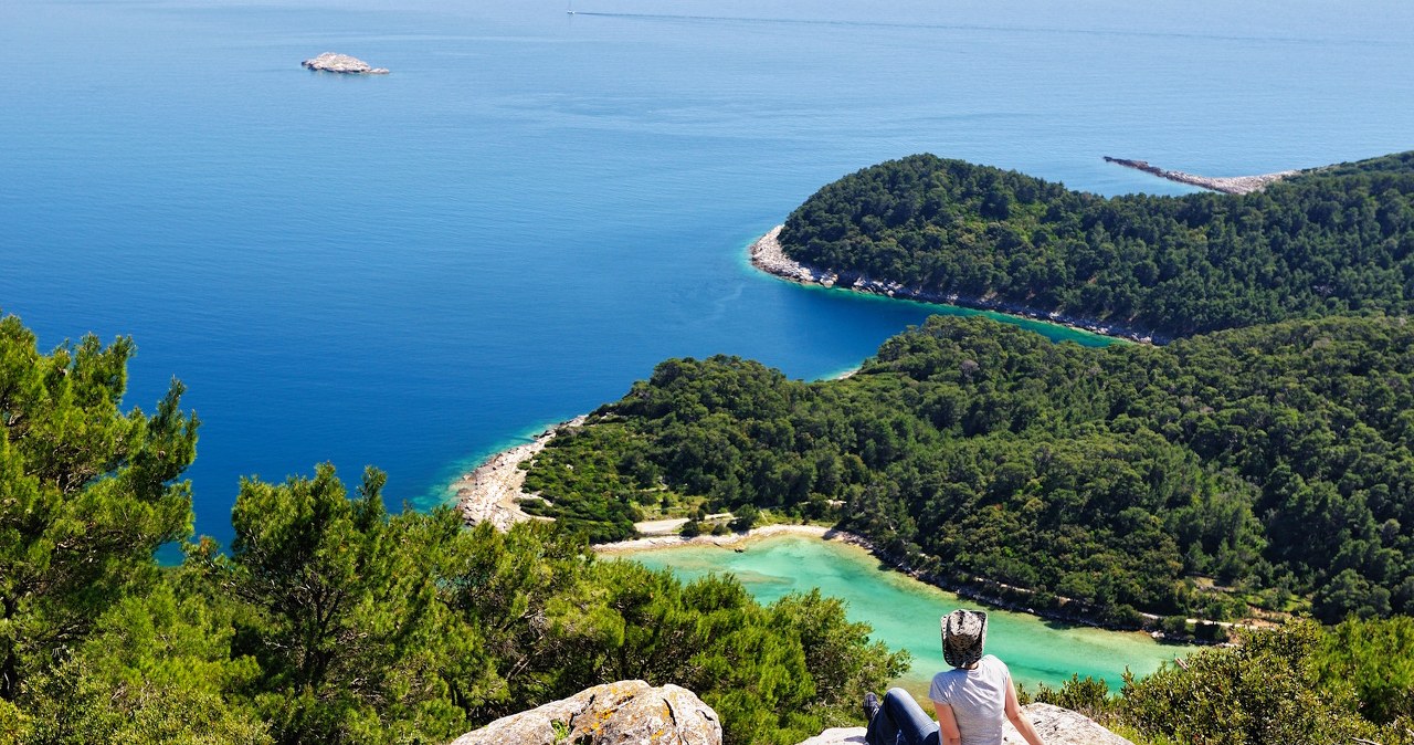 Chorwackie góry zachwycają widokami jak z pocztówki: klify, doliny i morze w tle