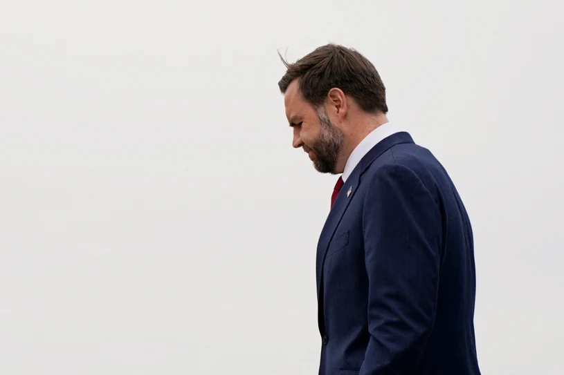 J. D. Vance skrępowany polityką Trumpa. Dostał "zatruty kielich"