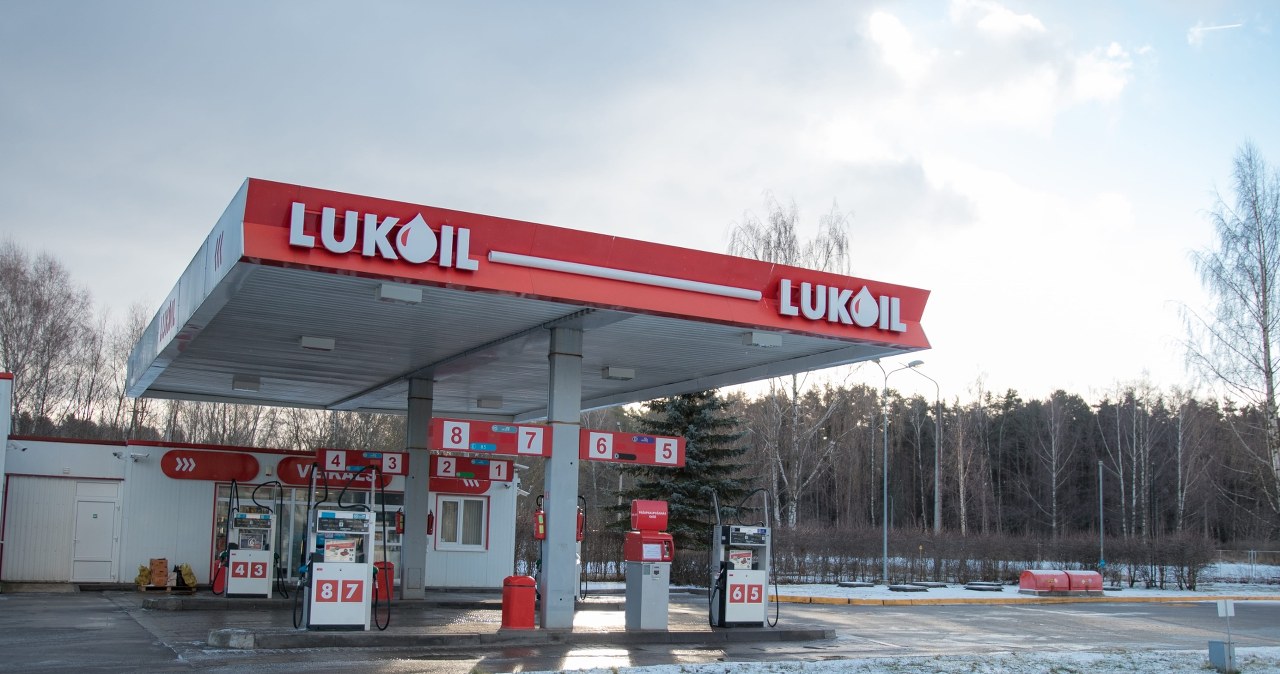 Amerykanie zdecydowali w sprawie stacji Łukoilu. Licencja przedłużona